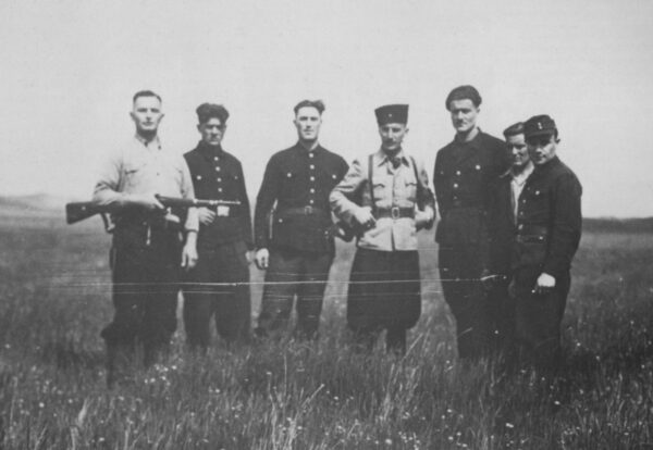 Georgische krijgsgevangenen op Texel, Tweede Wereldoorlog, 1945. Foto via LOMT.