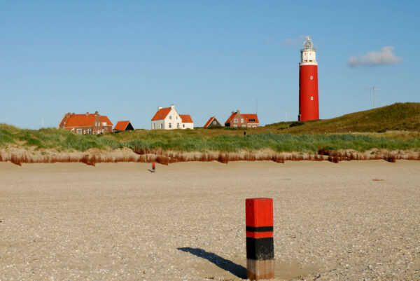 Vuurtoren Texel, vanaf het waddenstrand, foto Salko de Wolf